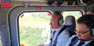 Даниел Митов и австрийският му колега Герхард Карнер огледаха границата с хеликоптер