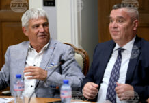 Вдигат заплатите в земеделието, спират протестите