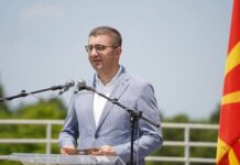 Опозицията в РСМ: Мицкоски заличи македонския език от доклада на Европарламента