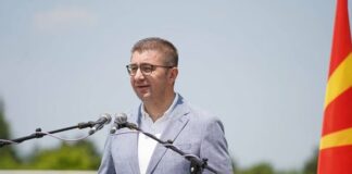 Опозицията в РСМ: Мицкоски заличи македонския език от доклада на Европарламента