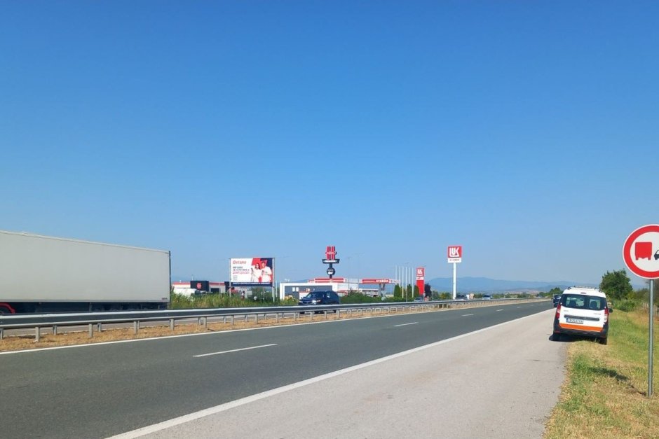 По разпореждане на премиера Желязков с пътни знаци се забранява