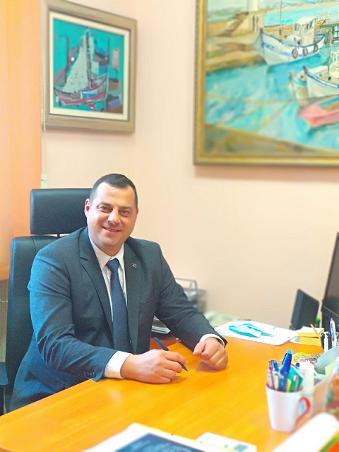 Около 30 вили и постройки са изгорели при пожара в