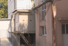 Пет деца, дошли на спортен лагер във Варна, се натровиха с храна