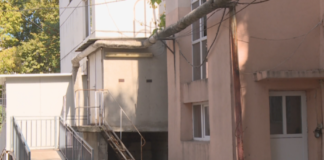 Пет деца, дошли на спортен лагер във Варна, се натровиха с храна