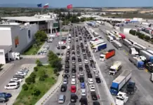 Огромни опашки на Капитан Андреево за влизане в България