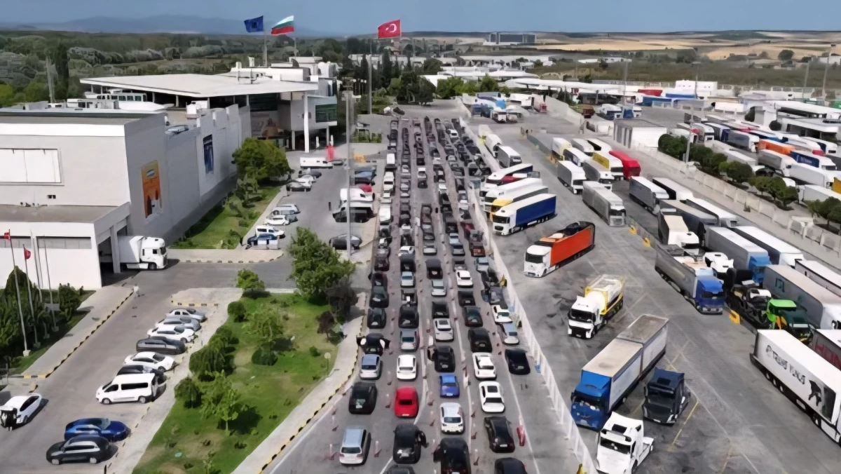 Часове отнема преминаването на границата с Турция В края на