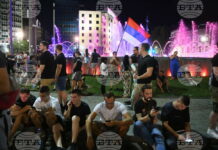 Офисът в Нови Сад на управляващата партия в Сърбия бе разбит