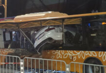 Аудито, забило се в автобуса, е взето на лизинг преди 2 месеца, на 15 години е