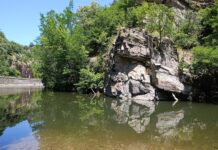 Туристка падна в река Чая в Бачково, в болница е