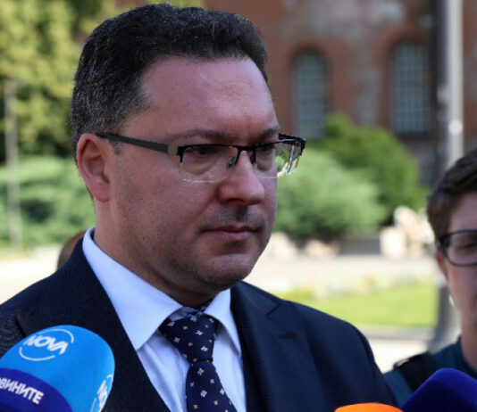 Даниел Митов: Разкриването на нелегалната печатница за фалшиво евро започна още при кабинета „Желязков“