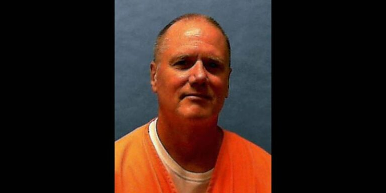 Във Флорида екзекутираха мъж, убил жена си и двете им деца с мачете