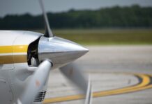 Румънският самолет кацнал край плевенското село заради дим в пилотската кабина