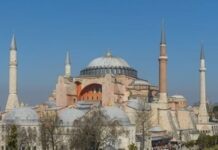 Арестуваха мъж, опитал да запали храма „Света София“ в Истанбул