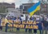 Жители на Аляска посрещат Путин с украински знамена