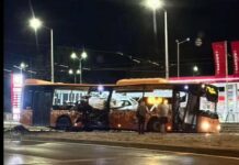 Ето ужасяващото врязване на аудито в автобуса /видео/