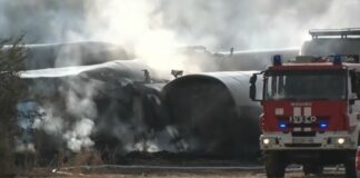 Продължава изтеглянето на дерайлиралите вагони край Пясъчево