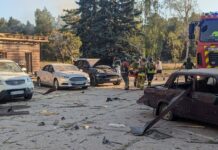 Двама убити и 12 ранени при руски удари по ваканционен лагер в Запорожка област