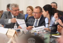 Над 260 хиляди души, 16 града и 283 села са засегнати от нарушено водоснабдяване, съобщи министър Иван Иванов