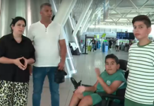 Комисията за защита от дискриминация се самосезира заради сваленото от самолет дете с инвалидна количка