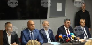 Ахмед Доган: Жив съм, здрав съм, не ходя като блуждаещо пиянде