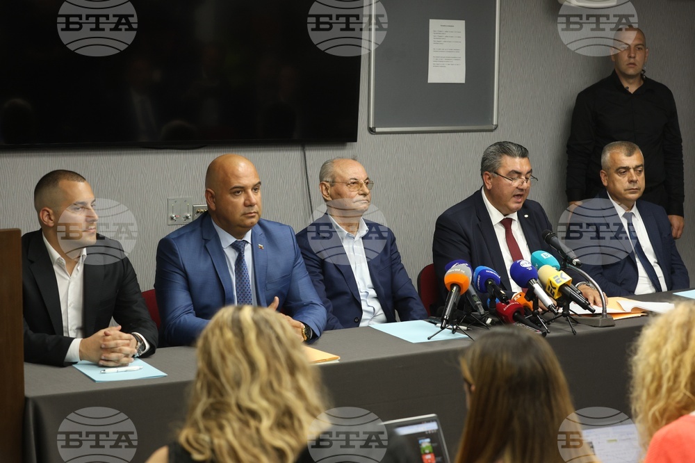 С първа официална поява се отчете Ахмед Доган при официалното задвижване