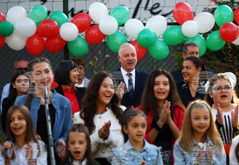 Училището е онзи храм за който държавата трябва и полага