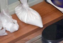 Кокаин и пистолети със заглушители и изтрити номера са открити в дома на двама братя в София