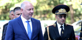 Желязков: Правителството и неговите опоненти живеят в „паралелни реалности и вселени“