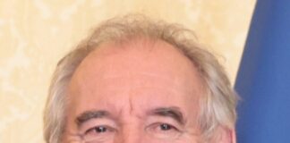 Франсоа Байру официално подаде оставка като министър-председател на Франция