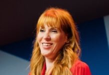 Британският вицепремиер Анджела Рейнър подаде оставка, платила по-малък данък за новата си къща