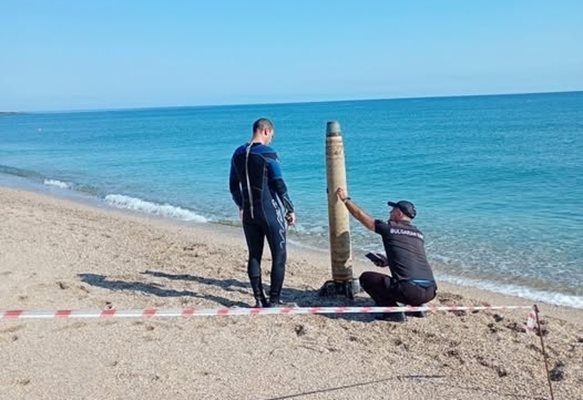 Военен спецекип унищожи днесплаващ обект наподобяващ ракета открит в морето