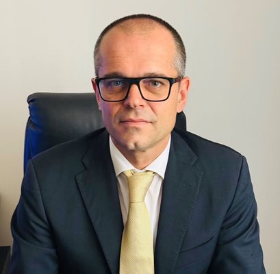 С решение на Министерския съвет досегашният член на КЗП Александър