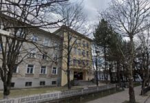 Ученик гърмя с пистолет през прозорец на класна стая в Хасково