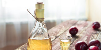 Няма да има ограничаване на домашното вино и ракия, увери премиерът