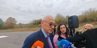 Няма да се вдигат здравната вноска и таксата при личния лекар