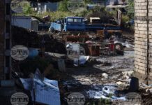 Къщи в Свищов пропаднаха заради свлачище, евакуираха обитателите