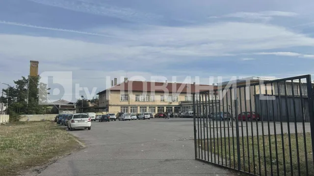 Осмокласник наръга с нож 12 годишен в училище в столичния квартал