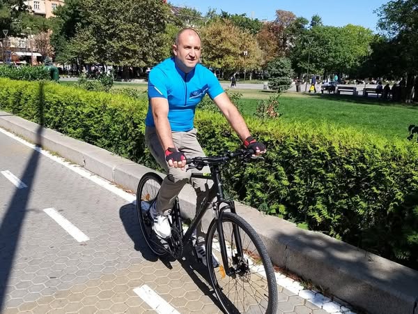 Калоян МетодиевКалоян Методиев фейсбукТова са снимки от моя телефон от