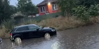 Закъсали автомобили в Русе заради проливните дъждове