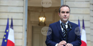 Френският премиер Льокорню подаде оставка, а президентът Макрон я прие