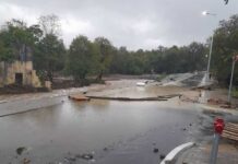Подкопан е пътят за село Изгрев, община Царево, призовават се гражданите да избягват пътувания и към къмпингите „Арапя“ и „Нестинарка“