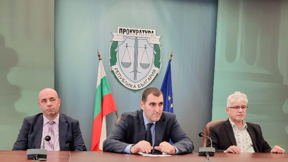 Четирима души са арестувани във връзка с трансгранично пране на