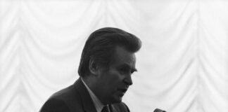 Откриха мъртъв бившия издателя на „Правда”, паднал от прозорец в Москва