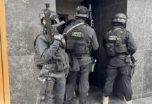 ГДБОП задържа шестима българи и сириец от мрежа за трафик на мигранти в Европа /снимки/