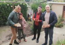 Румен и Десислава Радеви изненадаха почитател на Путин в дома му в Невша, гости ги с баница