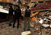 Четири сгради са се срутили след 6.1 по Рихтер в Турция, 22-ма са ранени