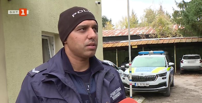 Мъж нападна полицай с брадва  след като полицейският екип се е
