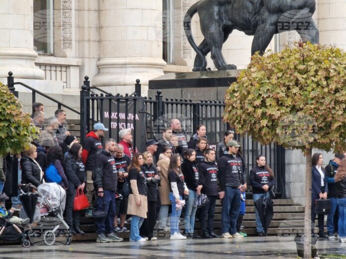 лаков - протест