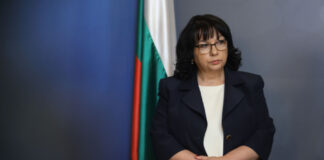 Финансовият министър: Рано е да се изчислява възможността за коледни добавки