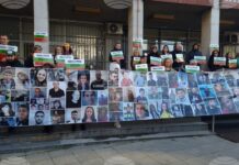 Протест пред Съдебната палата в Плевен срещу войната по пътищата и за справедливост по делото „Сияна“